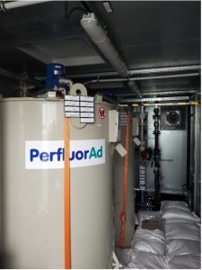 Esta planta PerfluorAd® será enviada ao estado de Washington para tratar PFAS na água em uma base naval dos EUA.